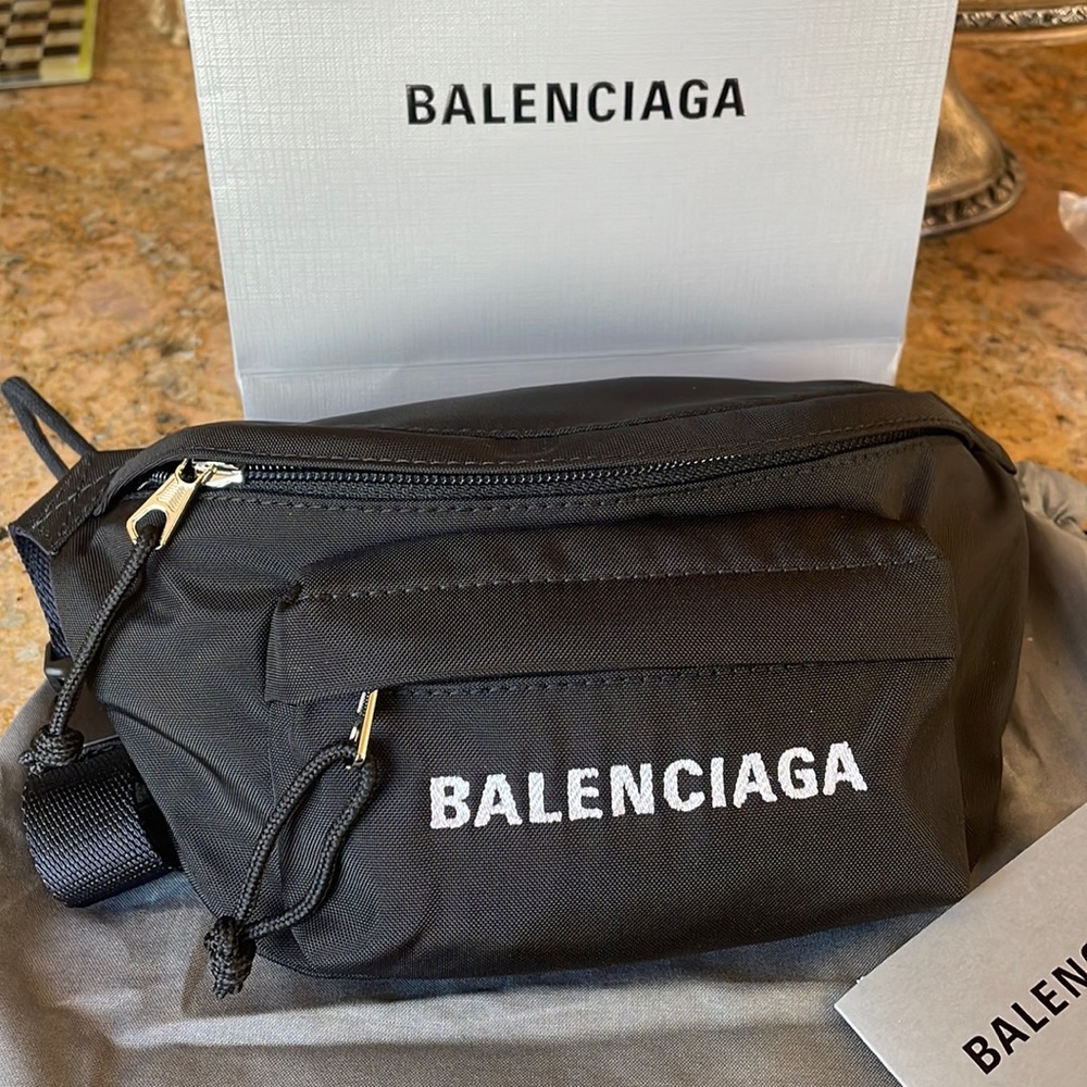 Balenciaga Fanny belt pack